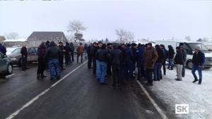 Местные жители перекрыли дорогу у границы Грузии и Армении