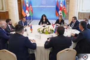 თბილისში საქართველო, აზერბაიჯანი, სომხეთის სამმხრივი შეხვედრა მიმდინარეობს მინისტრების მოადგილეების დონეზე