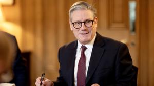 Премьер Великобритании предсказал прекращение огня в Украине к лету
