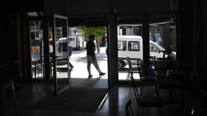 В Португалии и Испании произошло масштабное отключение электричества: встали железные дороги, отключился интернет