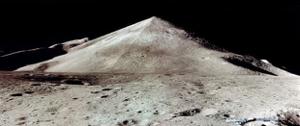 Учёные обнаружили пещеру на Луне, где, возможно, поселятся астронавты