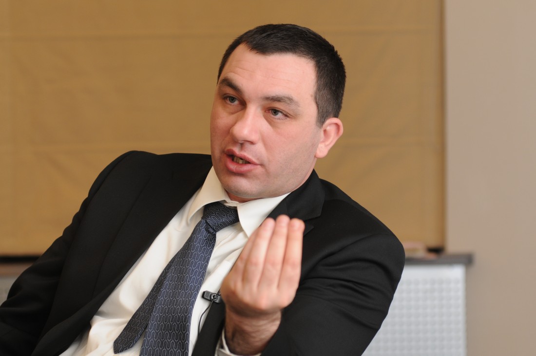 "ამ რეჟიმის მშვიდობიანად შეცვლა ორ რამეზეა დამოკიდებული" - ბოკერია ხელისუფლების შეცვლის გზებს ასახელებს