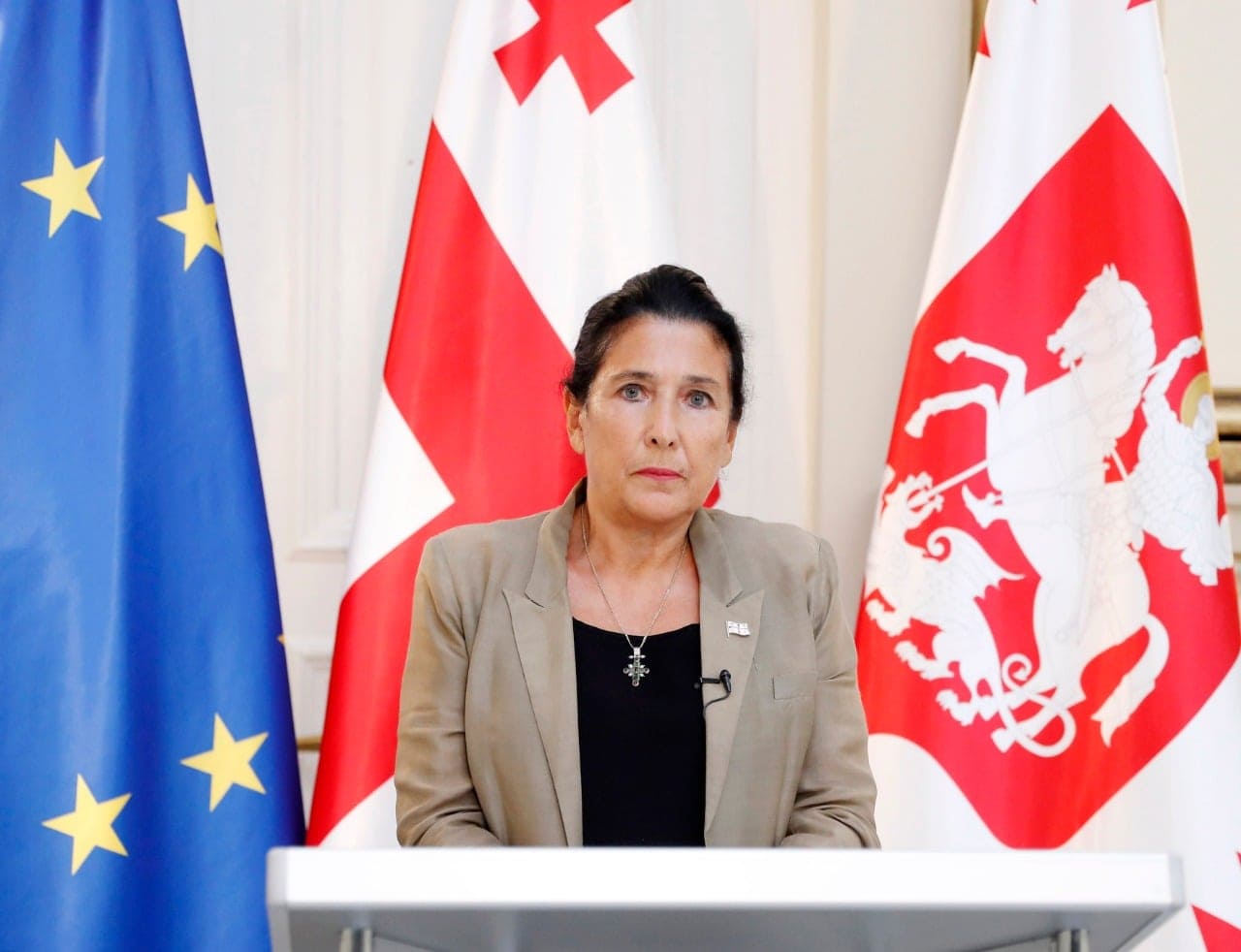 ზურაბიშვილი ელჩების კონფერენციას არ ესწრება: "პრეზიდენტს მისთვის პროტოკოლის წესით განკუთვნილი ადგილი არ დაუთმეს"