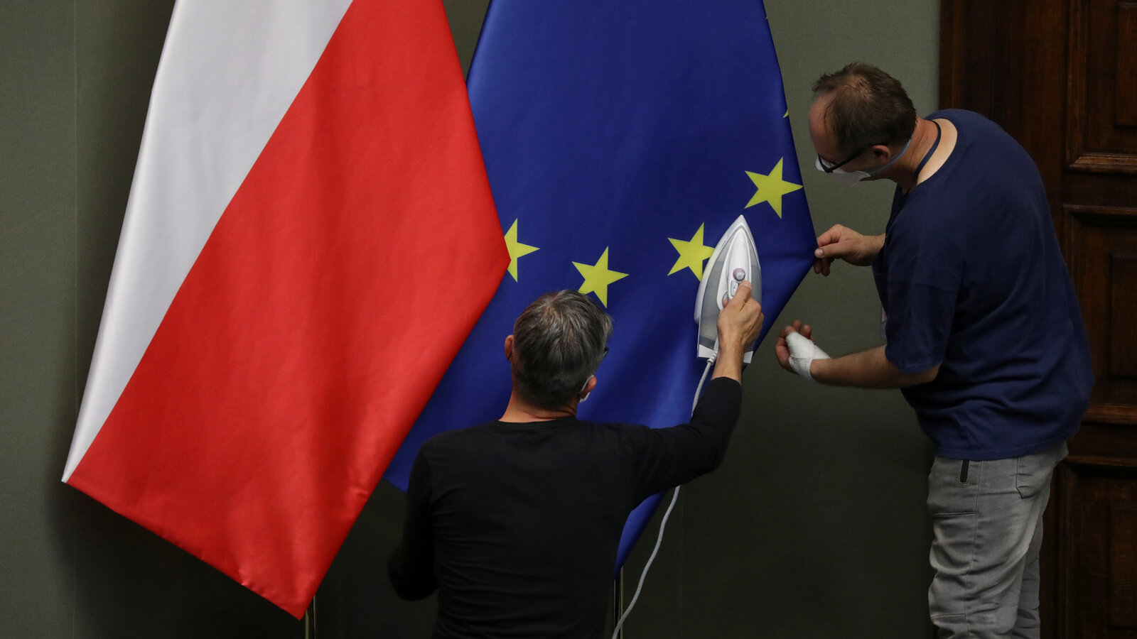 Mass protests in Poland amid EU exit fears