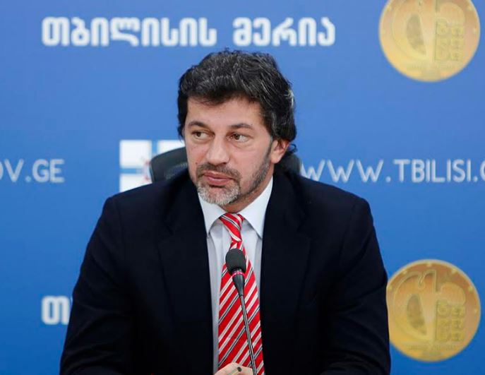 კალაძემ მოადგილეები, მერიის სამსახურების ხელმძღვანელები და გამგებლები გააფრთხილა