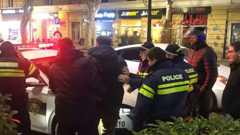 В Тбилиси и Кутаиси за 3 часа были задержаны минимум 7 человек - АМЮГ