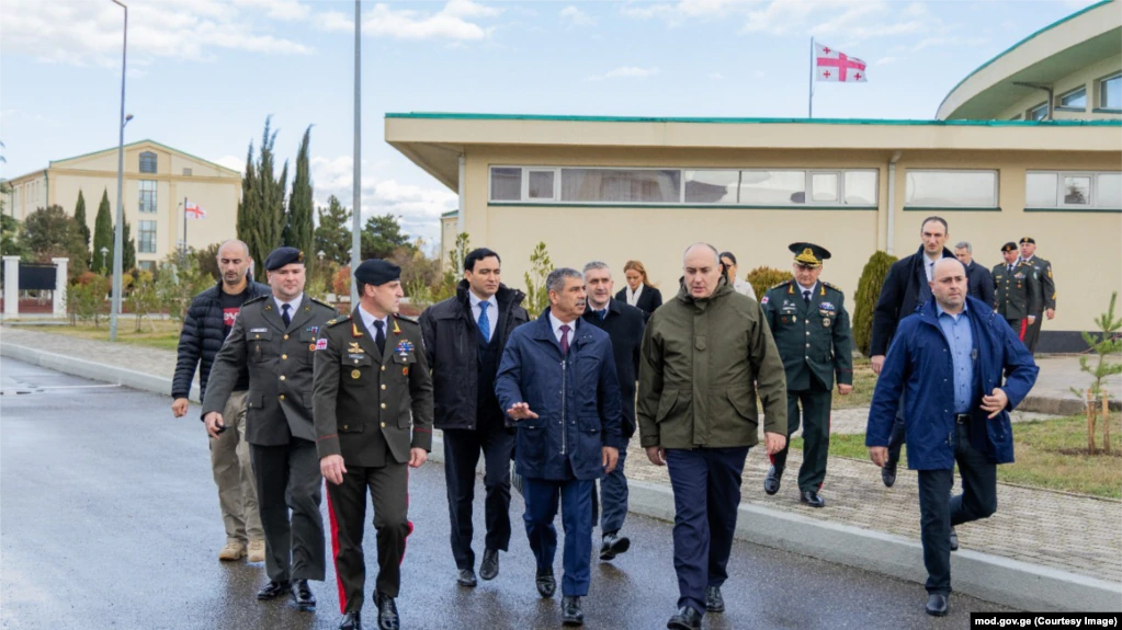 საქართველოს თავდაცვის მინისტრმა თავის აზერბაიჯანელ კოლეგას უმასპინძლა