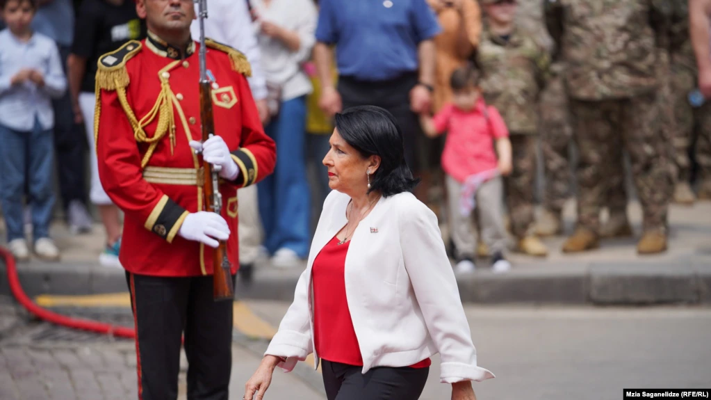 26 მაისის ღონისძიებაზე პრეზიდენტის გამოსვლისას უკმაყოფილო შეძახილები ისმოდა