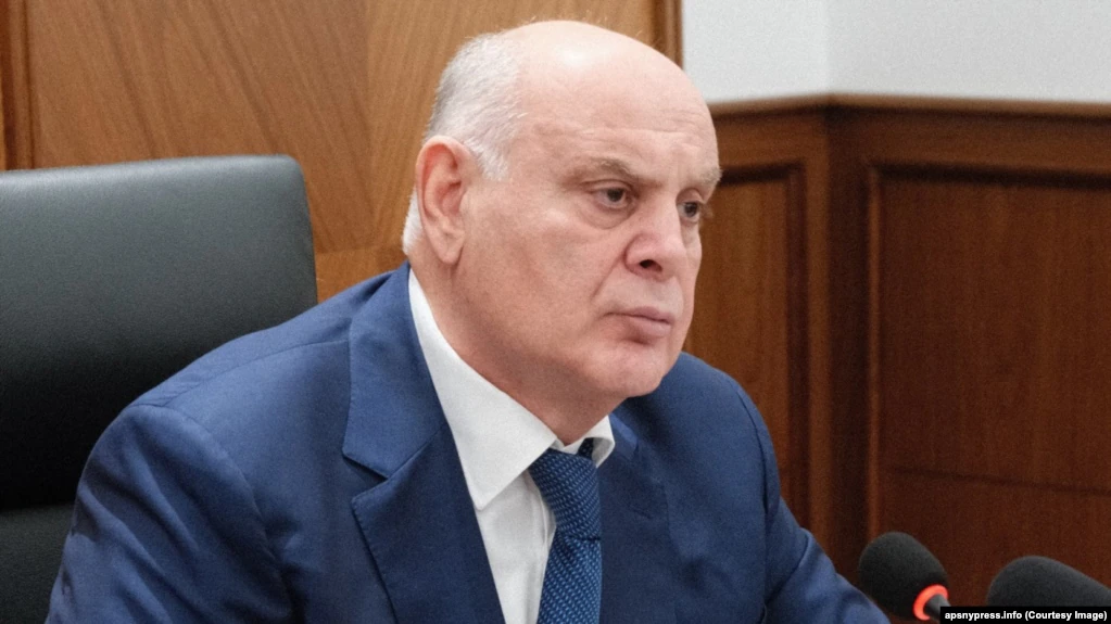 Бжания призвал власти Армении «отказаться от индоктринированной риторики»