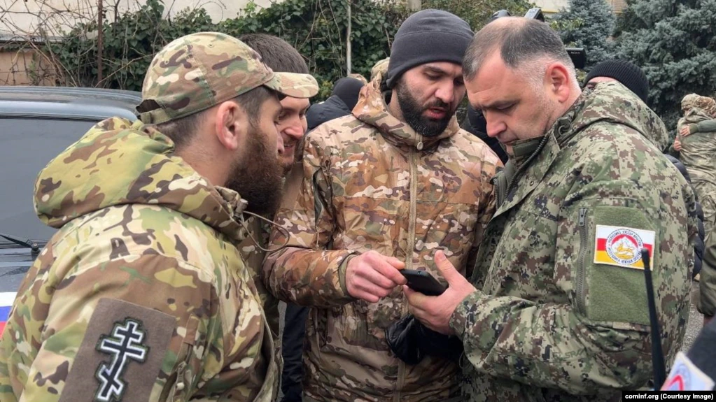 Гаглоев передал квадрокоптеры бойцам, воюющим против Украины