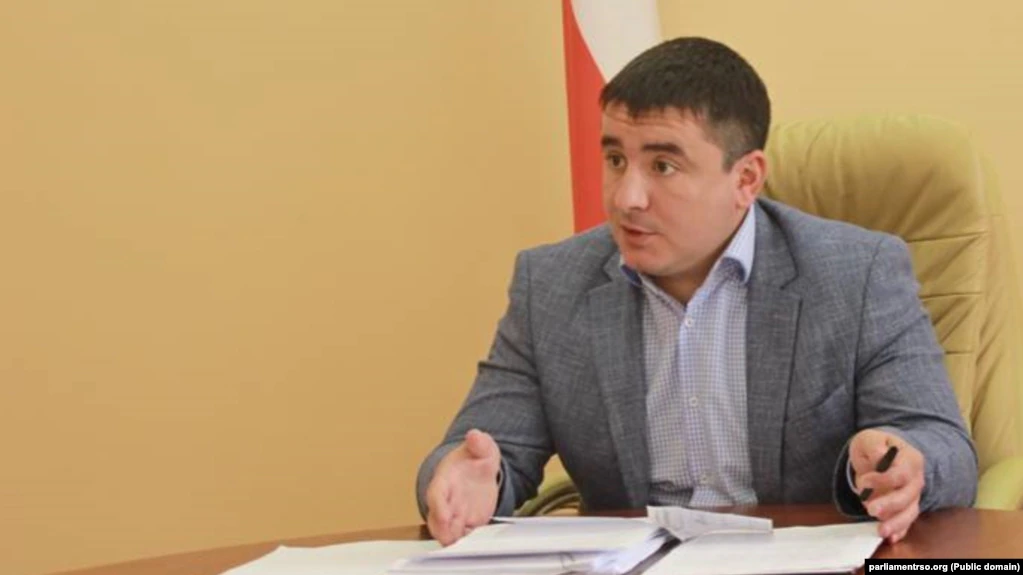 Обвиненного в мошенничестве югоосетинского депутата лишили мандата