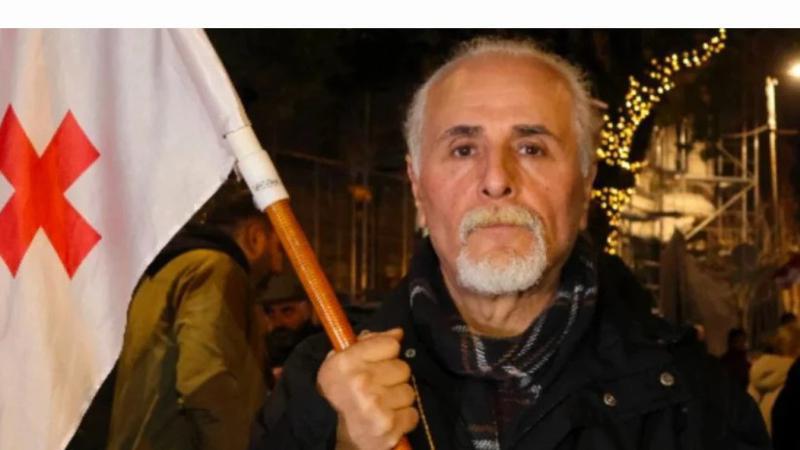 АМЮГ: суд временно приостановил решение о выдворении «батумского знаменосца»