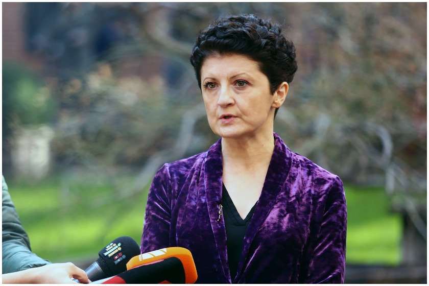 "ოცნება"  ვარჰეის განმარტების შემდეგ: რაც არ უნდა ყოფილიყო კონტექსტი, ეს ნამდვილად აღიქმება მუქარად