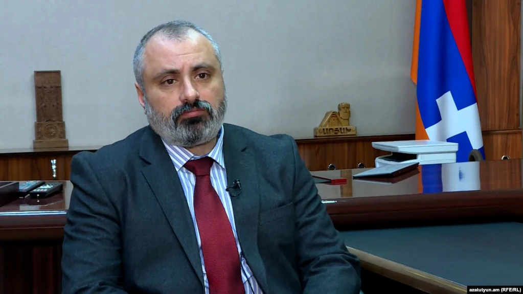 Экс-глава карабахского МИДа решил сдаться властям Азербайджана