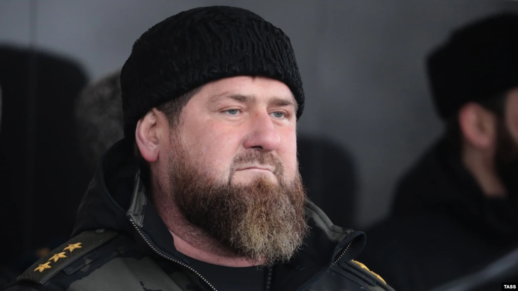 Кадыров призвал отправить на войну противников строительства мечети в Москве