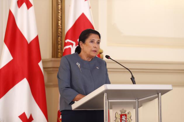 საქართველოს პრეზიდენტი: "რუსეთი დათმობებზე დათმობით არასოდეს პასუხობს, მივმართავ ხელისუფლებას, მოუსმინოს "ხალხის ძალას" კი არა, ხალხის ხმას"