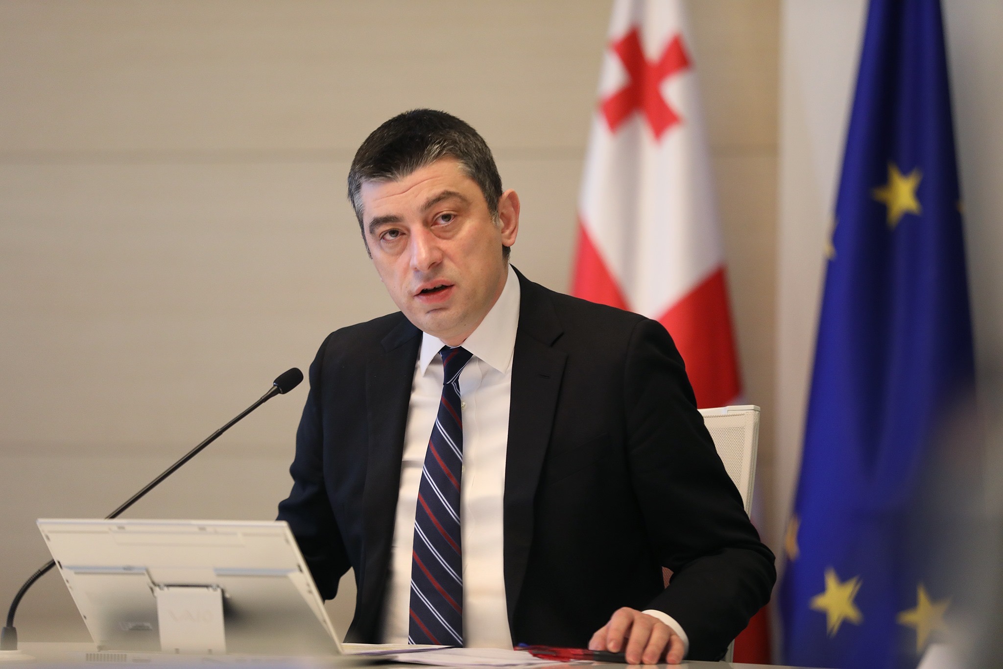 "ვფიქრობ, „აირზენას“ დირექტორი ელოდება იმას, რაც უფრო მეტ ფულს გადაუხდიან"
