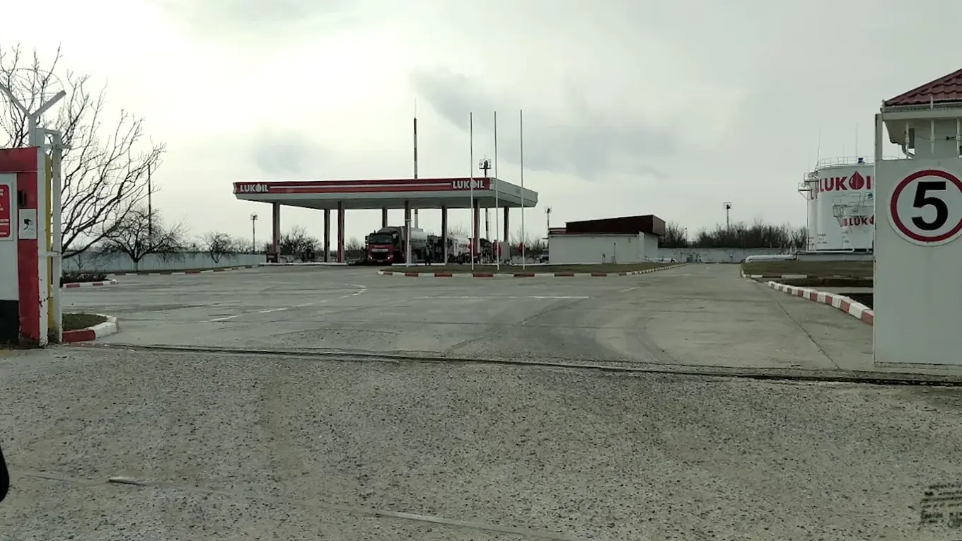 Молдова решила изъять у «Лукойла» топливный терминал в аэропорту Кишинева