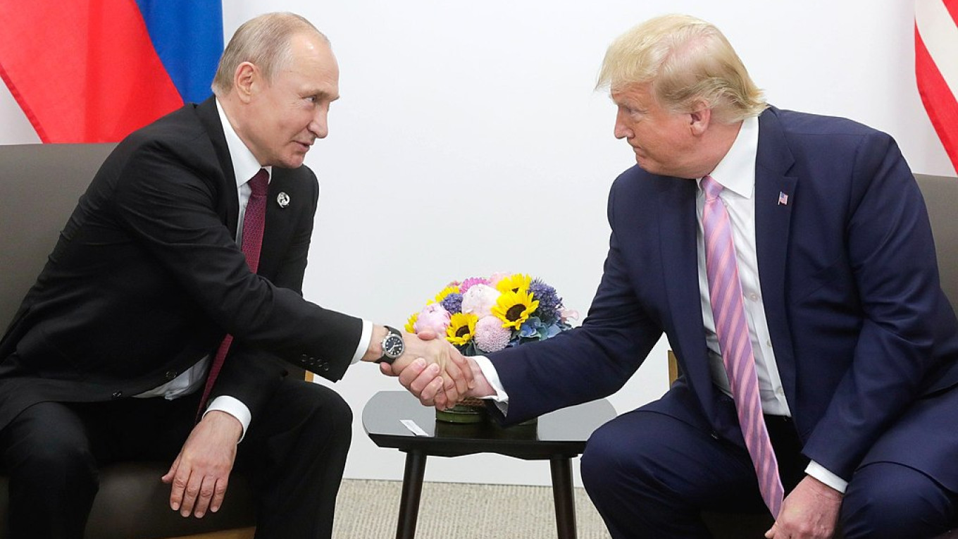 Трамп заявил, что созвонился с Путиным и отправил Вэнса встретиться с Зеленским