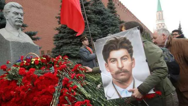 Глава Госдумы вновь призвал увековечить память Сталина