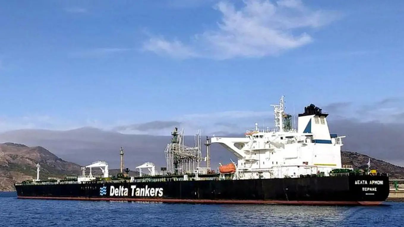 Четыре греческих танкера, пришедших за нефтью из России и Казахстана, попали под удары дронов в Черном море