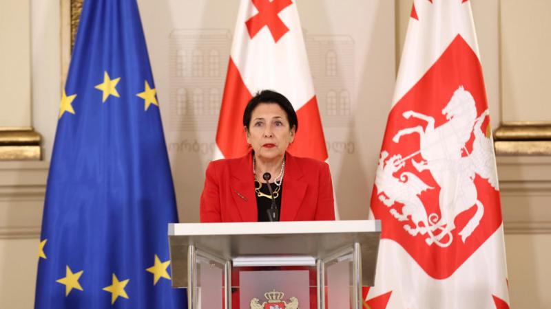 პრეზიდენტმა საკონსტიტუციო სასამართლოს "აგენტების კანონის" გაუქმების მოთხოვნით მიმართა