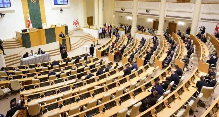 В Грузии подорожает растаможка автомобилей старше 6 лет – изменения приняты