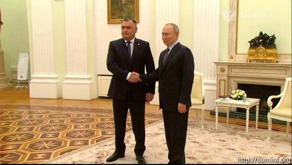 Гаглоев поговорил по телефону с Путиным и Медведевым