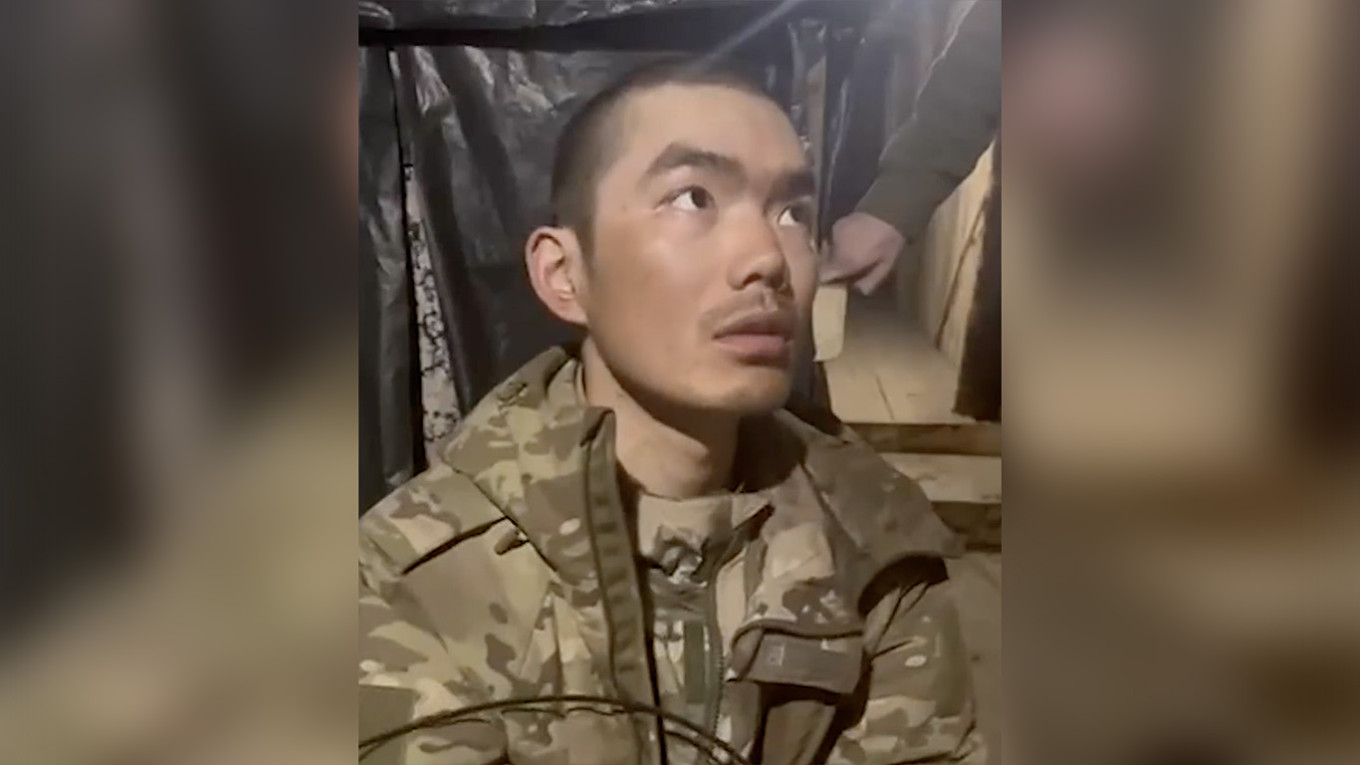 Зеленский заявил о пленении во время боев в Донецкой области двух граждан Китая