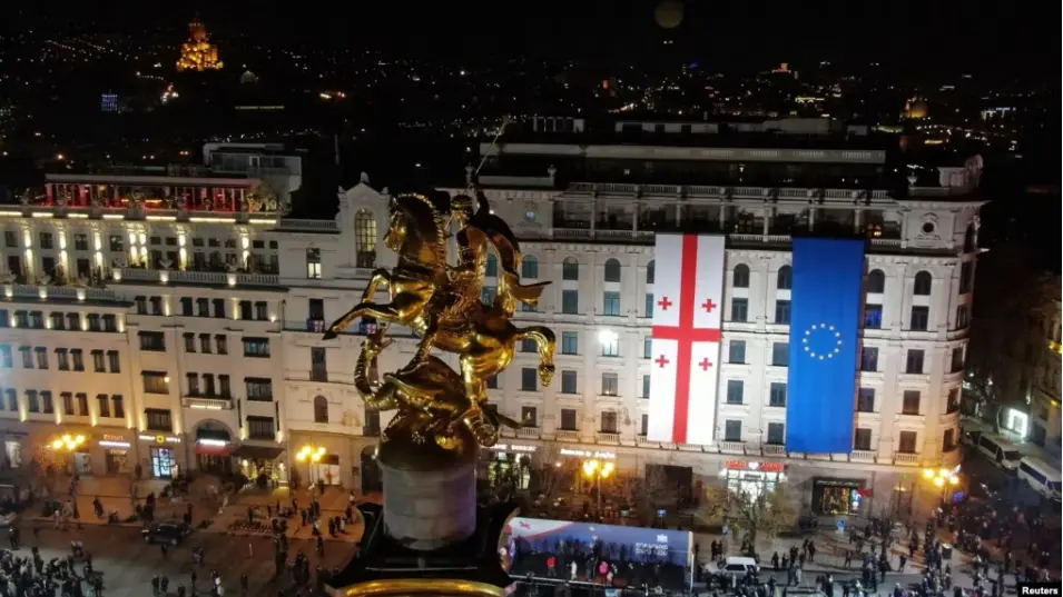 26 стран ЕС призывают Тбилиси освободить незаконно задержанных и отменить репрессивные законы