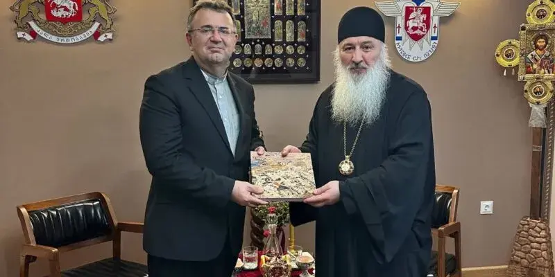 Посол Ирана и митрополит Андрия обсудили цифровую зависимость молодежи