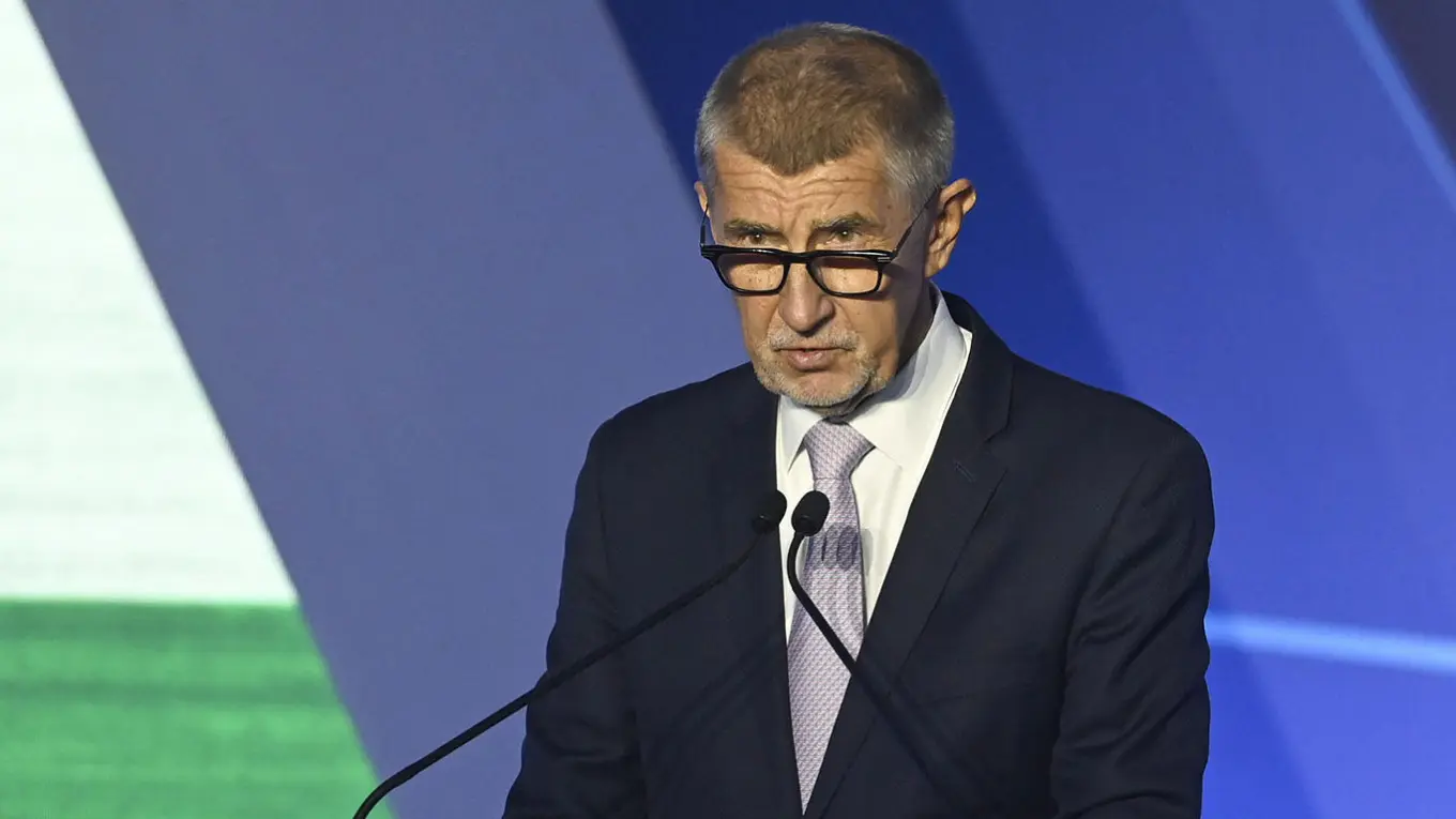 Партия «путинферштеера» лидирует в опросах за 10 дней до выборов в парламент Чехии