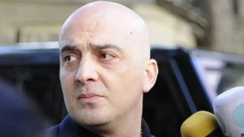 დეტექტივი: ოპერატიული ინფორმაციით, ე.წ. კანონიერი ქურდის "დედ ჰასანის" შვილიშვილმა ოთარ ფარცხალაძეს და ძმებ მიქაძეებს 5 მილიონი დოლარის სანაცვლოდ ჯანგველაძის მკვლელობა შეუკვეთა