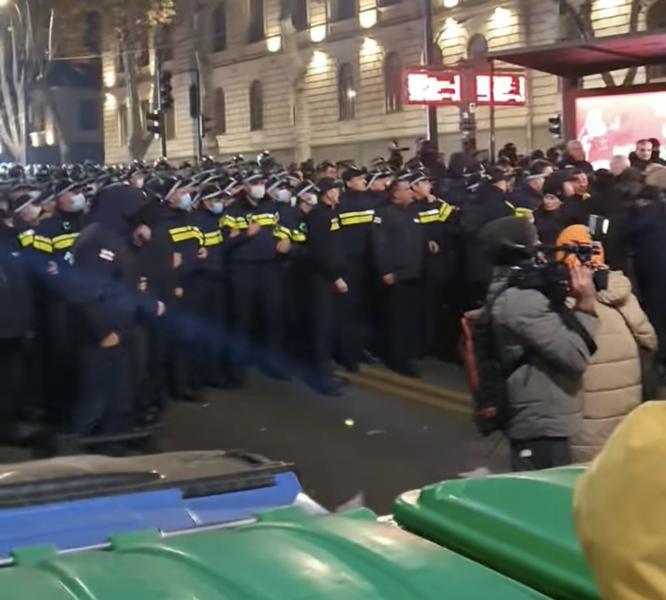 НПО: полиция применила непропорциональную силу против протестующих