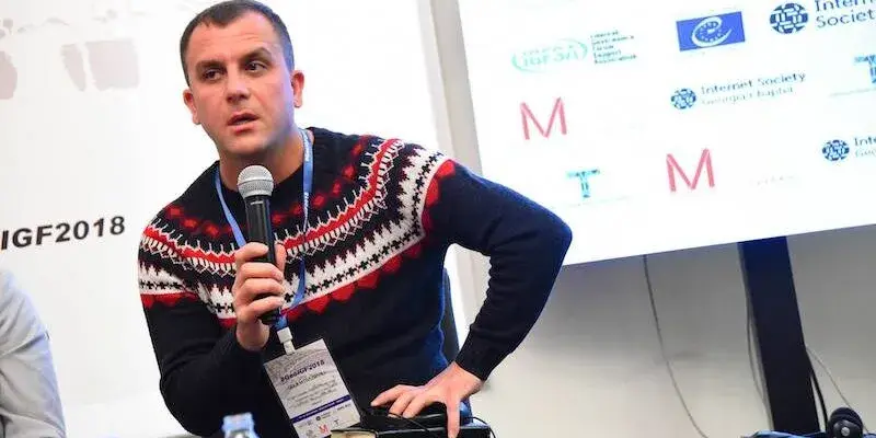 https://accentnews.ge/ka/backend/articles/create#locale-ru