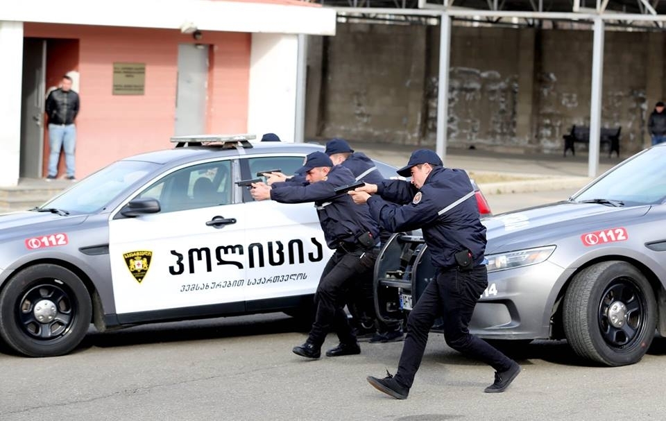 პოლიციელის მკვლელობაში ბრალდებული სამართალდამცველებს ჩაბარდა