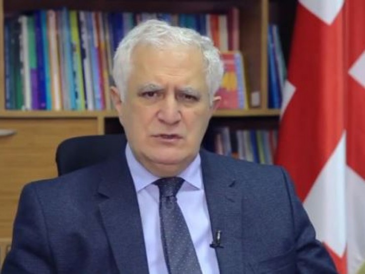 ამირან გამყრელიძე: „ნიღბის ტარება კარგა ხანს დაგვჭირდება“