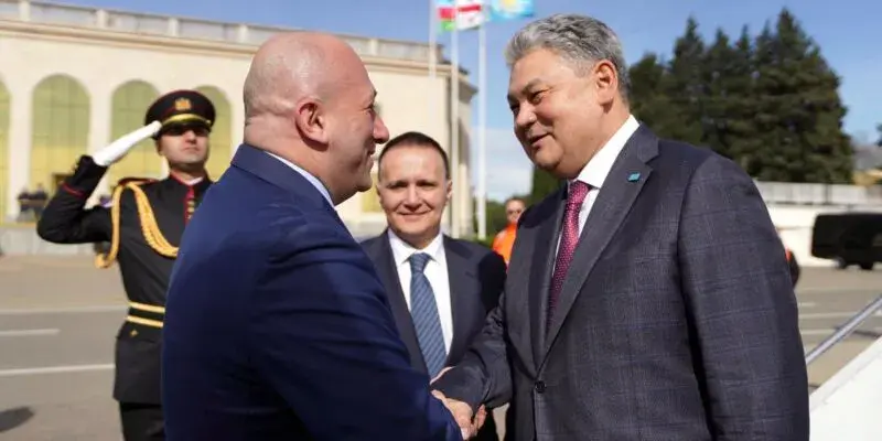 Официальные встречи в Тбилиси проведет глава МИД Казахстана
