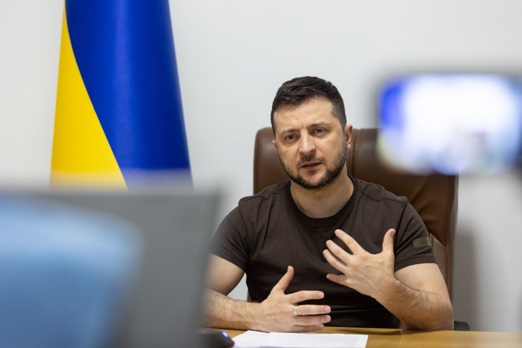 Зеленский приехал в Харьков, на который пытается наступать Россия