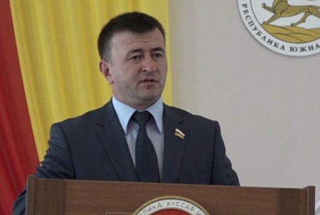 Экс-спикер югоосетинского парламента покидает «Единую Осетию»