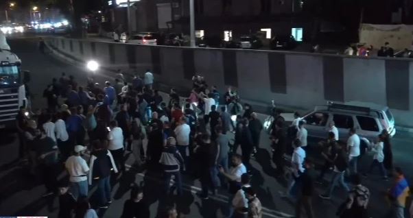 ერევანში გამართულ საპროტესტო აქციებზე 80-ზე მეტი ადამიანი დააკავეს