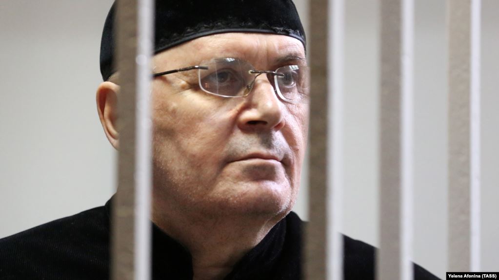 "Соскучился по нормальной работе". Оюб Титиев освобожден по УДО