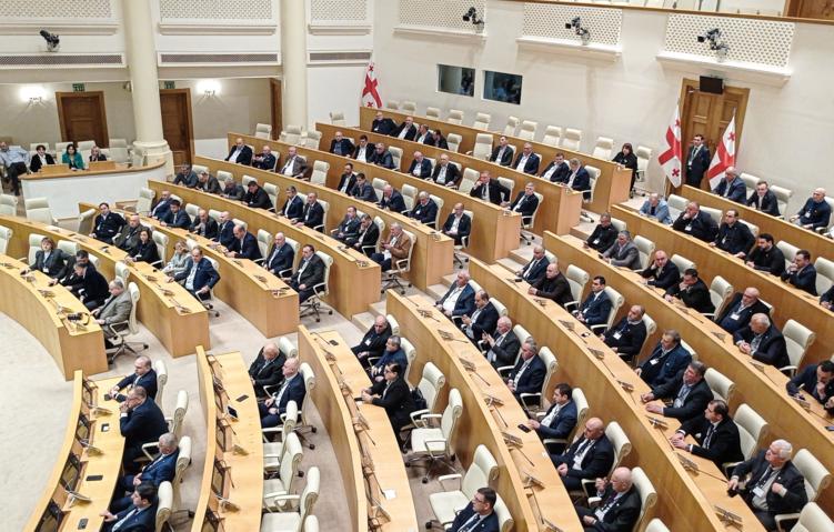 «Грузинская мечта» внесла в парламент американский закон об «иноагентах»
