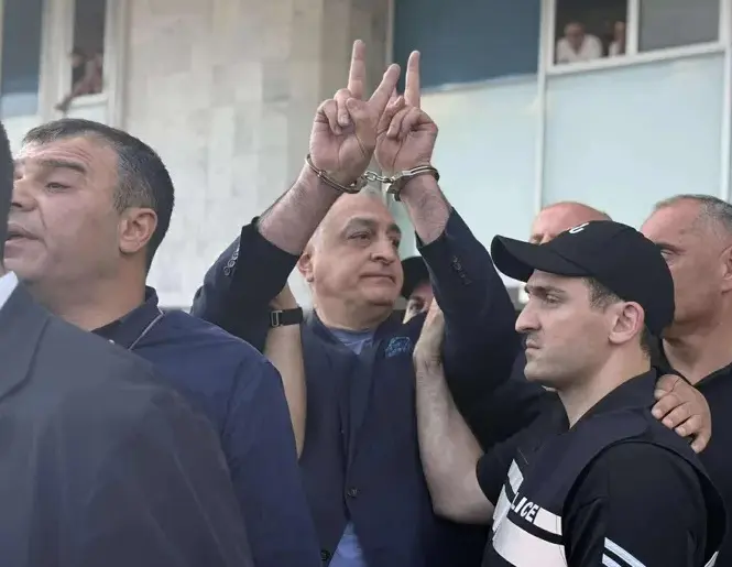 Mamuka Khazaradze and Badri Japaridze detained