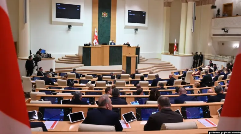 В Грузии окончательно приняты поправки, запрещающие «систематическое непризнание власти»