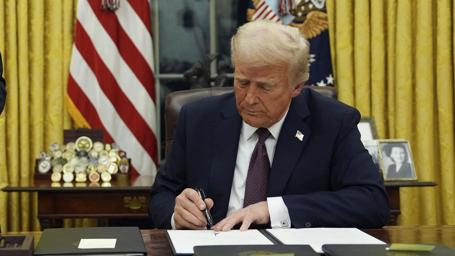 Президент Трамп говорит, что готов подвергнуть Россию санкциям