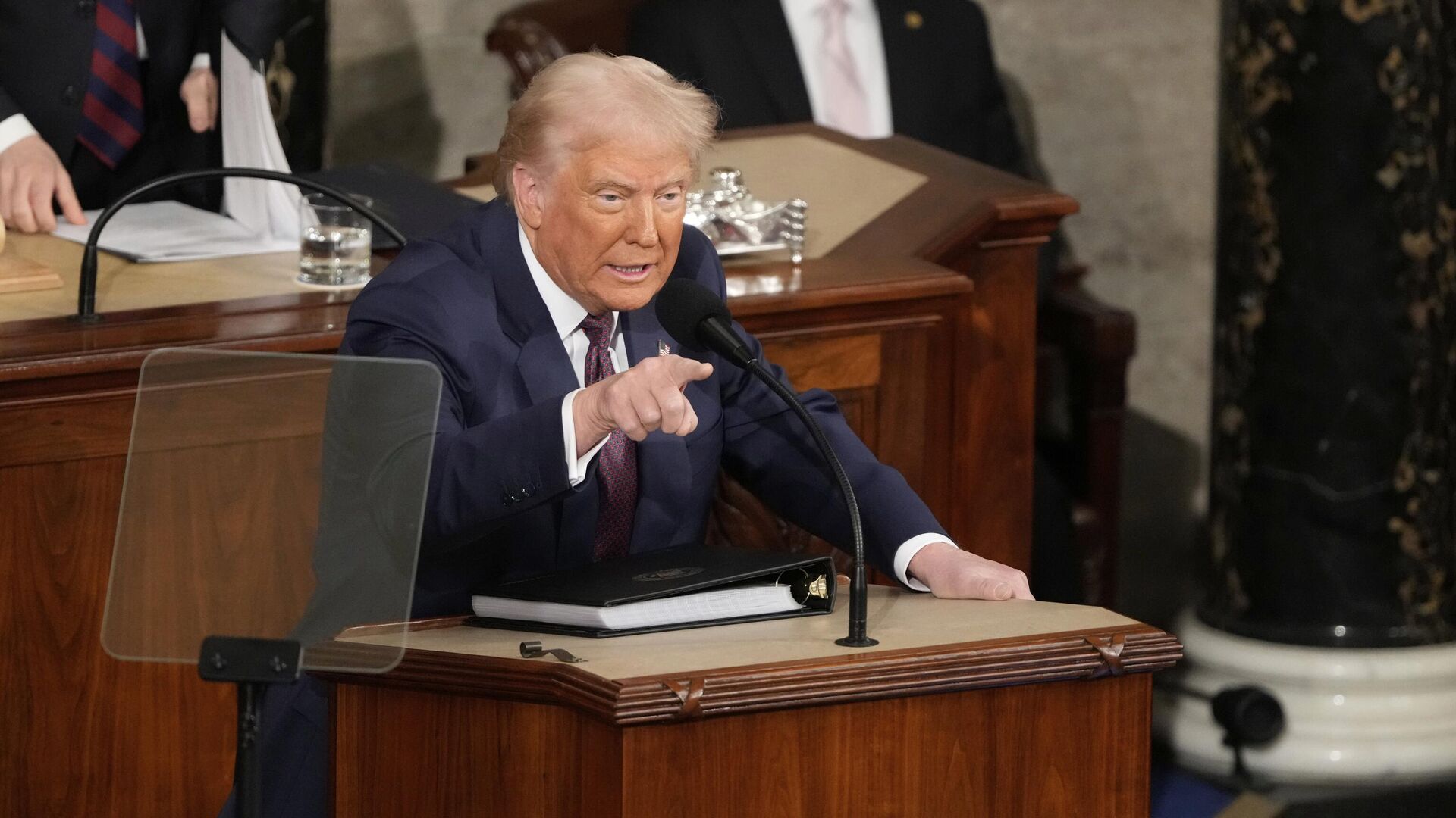 Президент США Дональд Трамп выступил с традиционным обращением к Конгрессу