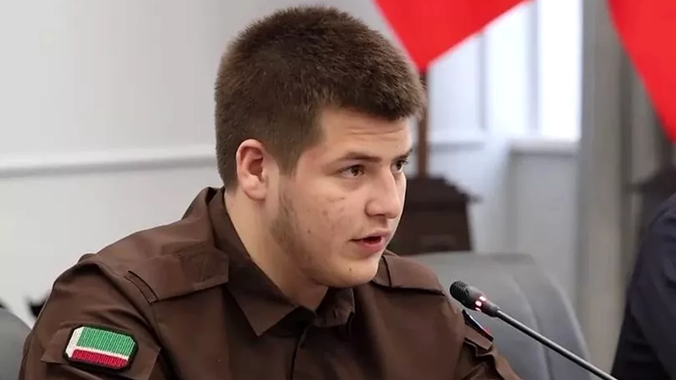 У 17-летнего сына Кадырова Адама оказалось другое имя и два паспорта