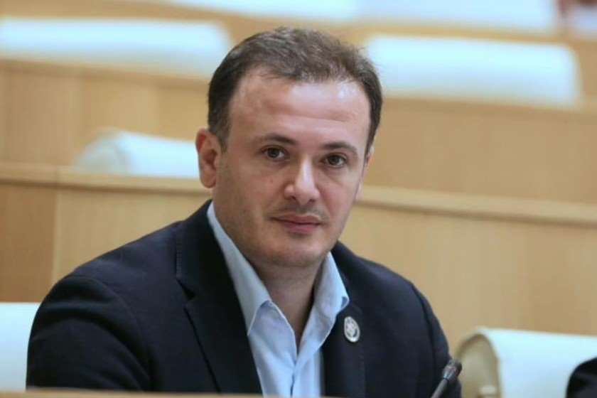 ზარქუა: "ჩემთვის შოლცი არალეგიტიმურია, ღირსება არ გააჩნია, მეორე, საფრანგეთის ის რომ არის - მაკრონი!"