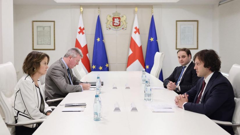 მთავრობის ადმინისტრაცია: პრემიერ-მინისტრმა აშშ-ის ელჩთან აღნიშნა, რომ გადაწყვეტილებით ამერიკული მხარე კრიტიკულ ზღვარს მიუახლოვდა
